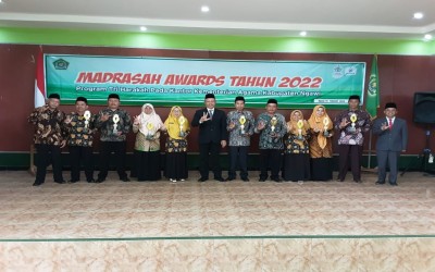 Kepala Kankemenag Ngawi Apresiasi RA dan Madrasah Melalui Madrasah Award 2022